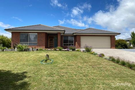 11 Bluegum Cct, Riddells Creek, VIC 3431