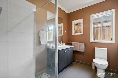 Property photo of 8 Native Retreat Cranbourne East VIC 3977