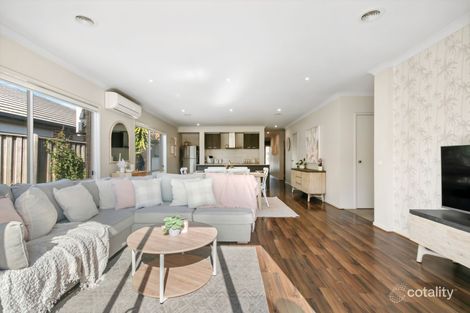 Property photo of 8 Native Retreat Cranbourne East VIC 3977