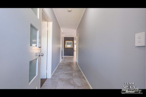 Property photo of 33 Warbler Drive Martin WA 6110