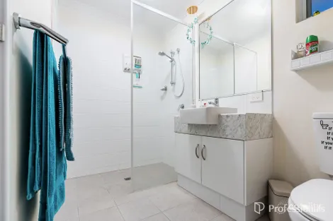 Property photo of 8 Schooner Pass Glenfield WA 6532