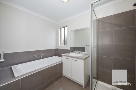 Property photo of 11 Glastonbury Drive Sunbury VIC 3429