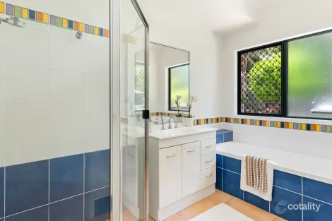 Property photo of 18 Escape Close Clifton Beach QLD 4879