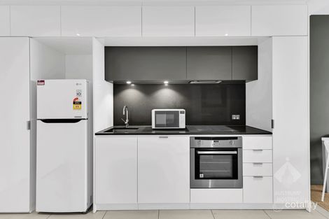 Property photo of 2804/555 Swanston Street Carlton VIC 3053