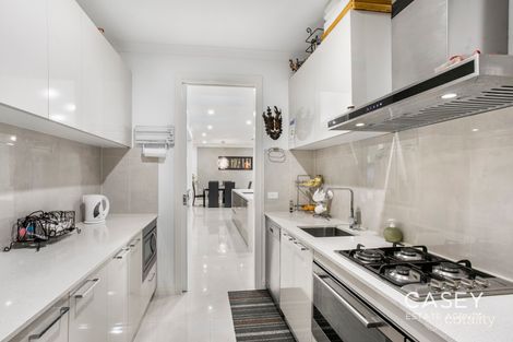 Property photo of 5 Lyndys Lane Cranbourne North VIC 3977