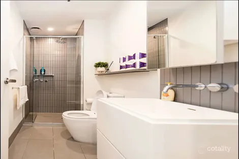 Property photo of 3904/105-107 Clarendon Street Southbank VIC 3006