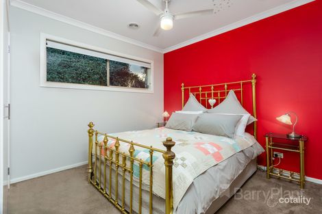 Property photo of 12 Mickleton Grove Point Cook VIC 3030