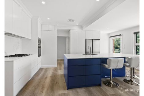 Property photo of 104 Sugarloaf Crescent Castlecrag NSW 2068