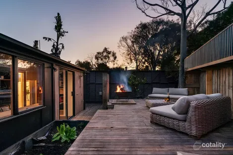 Property photo of 12 Warrain Avenue Rosebud VIC 3939