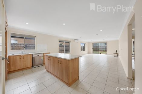 Property photo of 30 Mermaid Crescent Wyndham Vale VIC 3024