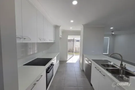 Property photo of 4 Esperance Avenue Blacks Beach QLD 4740