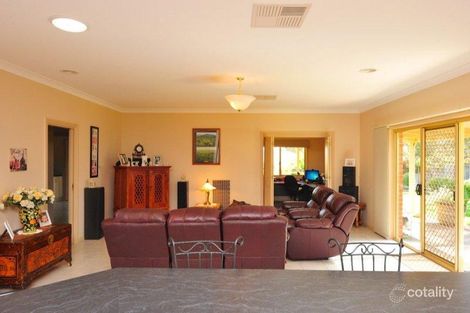 Property photo of 2 Paterson Avenue Baranduda VIC 3691