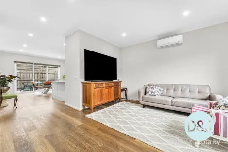 Property photo of 2/18 Codrington Street Cranbourne VIC 3977