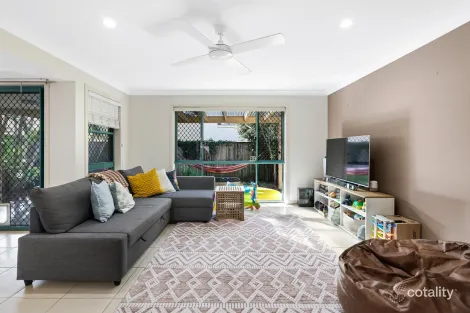 Property photo of 4/15 Gordon Street Labrador QLD 4215