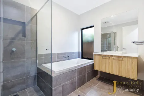 Property photo of 32 Kiewa Grove Gables NSW 2765