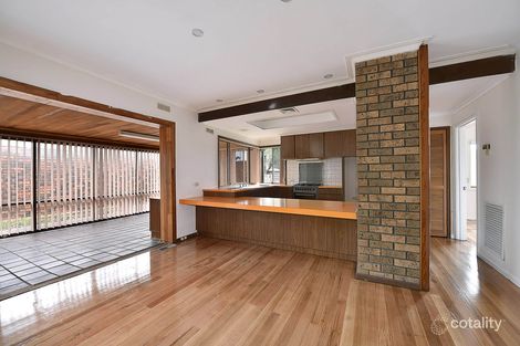 Property photo of 18 Sovereign Way Avondale Heights VIC 3034