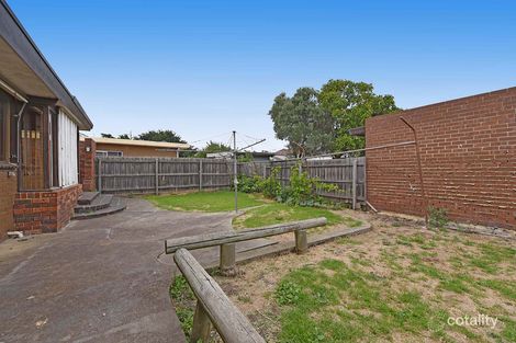 Property photo of 18 Sovereign Way Avondale Heights VIC 3034