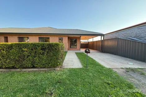 2/11 Nandowra St, Aberdeen, NSW 2336