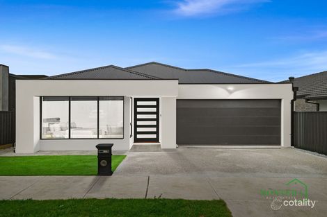 Property photo of 17 Xenolith Drive Craigieburn VIC 3064