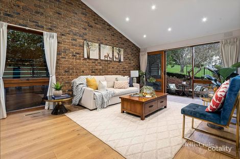 Property photo of 6 Streeton Lane Doncaster East VIC 3109