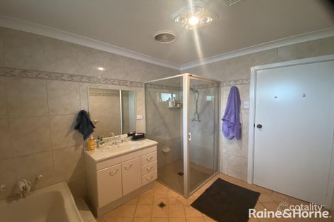 Property photo of 14 Panpande Crescent Orange NSW 2800