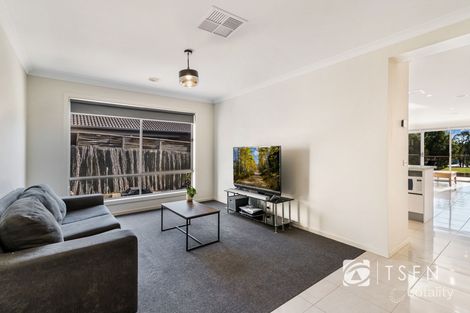 Property photo of 8 Everlasting Rise Kangaroo Flat VIC 3555