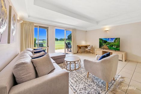 8338 Magnolia Dr E, Hope Island, QLD 4212