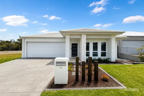 11 Sparrow Rd, Warnervale, NSW 2259