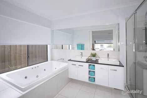 Property photo of 74 Coastside Drive Armstrong Creek VIC 3217