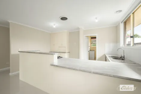 Property photo of 523 Margaret Place Lavington NSW 2641