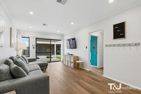 Property photo of 113 Broadway Boulevard Piara Waters WA 6112