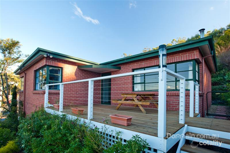 9 Stewart Cres, Taroona, TAS 7053