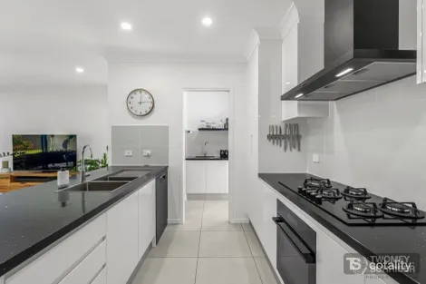 Property photo of 11 Avalon Point Clifton Beach QLD 4879