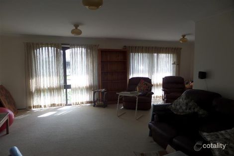 Property photo of 2 Sheeran Crescent Lara VIC 3212