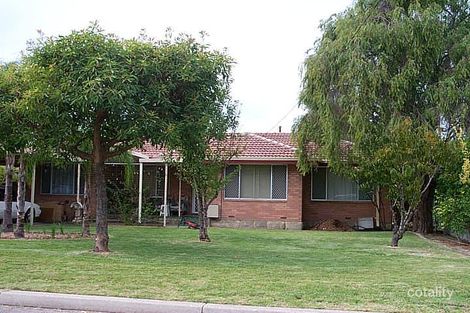 4 Vance St, Thornlie, WA 6108