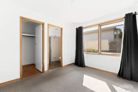 Property photo of 6 Maroonga Crescent Mount Gambier SA 5290