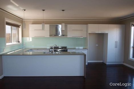 Property photo of 10 Grosvenor Square Craigieburn VIC 3064