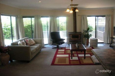 Property photo of 9 Olive Grove Sunbury VIC 3429