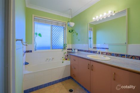 Property photo of 14 Lakeside Place Clinton QLD 4680