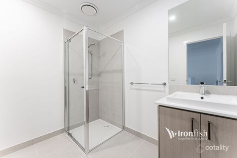 Property photo of 14 Rodway Walk Tarneit VIC 3029
