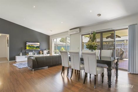 Property photo of 5 Bushranger Boulevarde Cranbourne East VIC 3977
