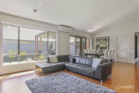 Property photo of 5 Bushranger Boulevarde Cranbourne East VIC 3977