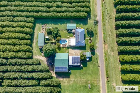 214 Thomasens Rd, Alloway, QLD 4670