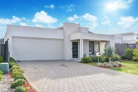 15 Mountain St, Banksia Grove, WA 6031