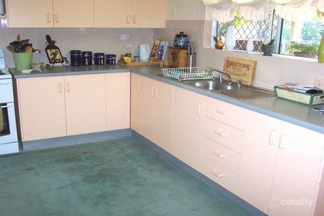 Property photo of 17 Amanda Avenue Rasmussen QLD 4815