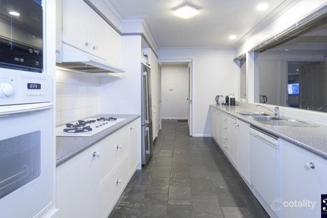 Property photo of 1 Orton Place Roxburgh Park VIC 3064