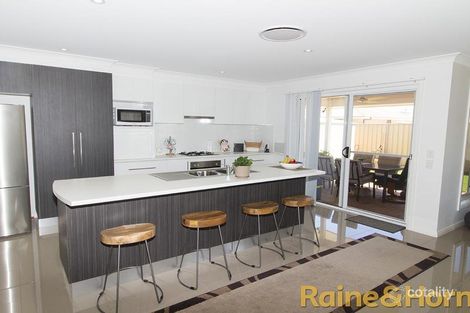 Property photo of 2 Terrazzo Court Dubbo NSW 2830
