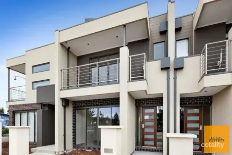 2/8 The Crossing, Caroline Springs, VIC 3023