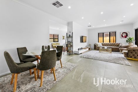 Property photo of 43 Botany Way Cranbourne East VIC 3977
