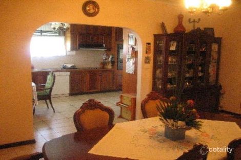 Property photo of 27 Beveles Avenue Unanderra NSW 2526